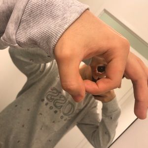 Meet your Posher, Emanuel